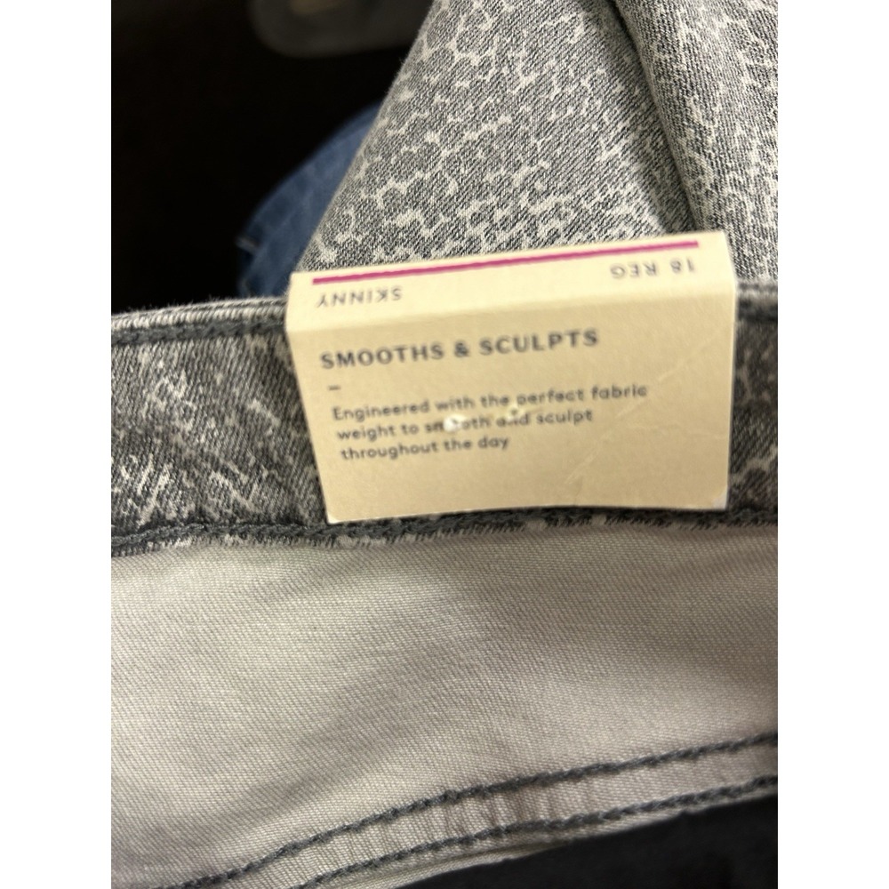 Universal Thread Python Snake Print Jeans 18R Hig… - image 8